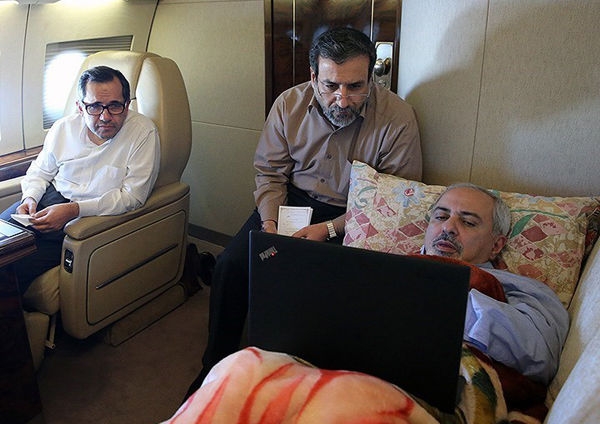 یاز هم سریال تکراری نقض برجام و واکنش های منفعلانه / واکنش عجیب وزارت خارجه به تحریم ایران وشرکت های معامله کننده با ایران: شرکت های تسلیحاتی آمریکایی را تحریم میکنیم!/ آقای ظریف خودتان را خسته نکنید فشار ایمیلی را ادامه دهید!