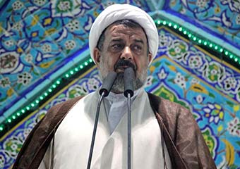 سخنان صریح امام جمعه گنبد خطاب به مسئولین/  با سخنان متعارض با رهبری آتش به انبار باروت غیرت مردم نزنید