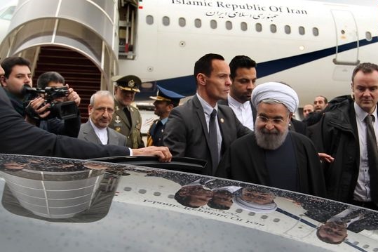 احتمالا لهستان میپذیرد/ تلاش برای برگزاری یک تور اروپایی جهت فعالیت انتخاباتی روحانی