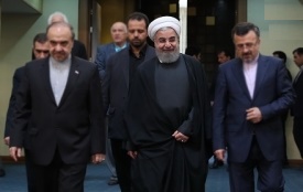 باز نزدیک انتخابات شد و ... / روحانی: دورانی که زن فقط آشپزی می کرد سپری شد