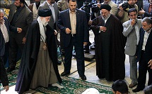 گزارش تصویری / اقامه نماز حضرت آیت الله خامنه ای ، رهبر معظم انقلاب بر پیکرآیتالله مهدوی کنی