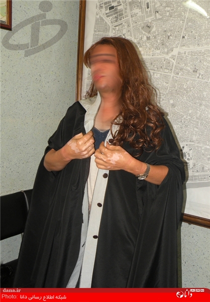 عدالت خواهان گلستان ،سیاست ،حوادث ،اصفهان ،عکس ،تصاویر ،تصوریر ،های ،دستگیری ،بازداشت ،مرد زنما ،ه بهانه اعتراض ،سناریو ،اسیدپاشی ،مرد آرایش کرده ،در اصفهان ،شهر اصفهان ،استان اصفهان ،تصاویری از مرد زن نمای بازداشت شده در اصفهان