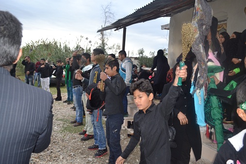 گزارش تصویری / توزیع آش نذری بین عزاداران تاسوعای حسینی