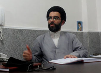 انتقاد شدید سید محسن طاهری از تخریب بچه حزب اللهی ها / باید با منطق و اخلاق خوب این تحرکات را بی اثر کنیم