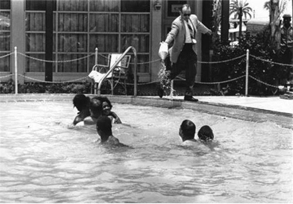 اسیدپاشی مدیریک هتل در استخر + عکس