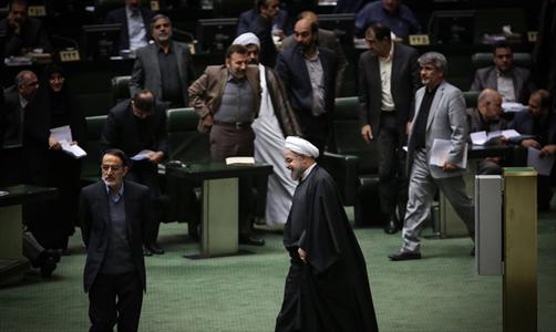 استعفای دو معاون جنجالی وزیر علوم