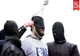 تصاویر(18+)/ اعدام متجاوز به عنف در ملاءعام در قائمشهر