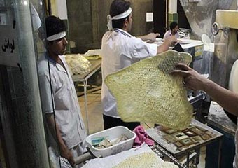 واکنش مردم گرگان به افزایش قیمت نان / گرانی اولین دستاورد سفر دولت به گلستان بود !!