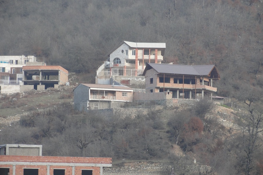  آخرین تصاویر از ویلا های روستای زیارت گرگان  توسط جانباز خادملو مطالبه گر و عدالت خواه گلستانی  دی سال 1394