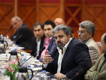 تخلفات شاندیز چیست؟ / پهلوان شاندیز از ارتباط با حامد کرزای تا آستان قدس / سهام و سهامداران شرکت پدیده شاندیز + سند