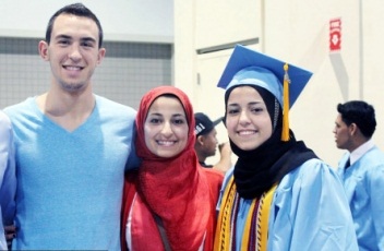 تشييع 3 قرباني اسلامستيزي امريكا در سكوت رسانهها و مقامات غربي