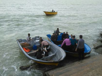 قایقسواری مختلط در میتینگ سیاسی دانشگاه آزاد +تصاویر