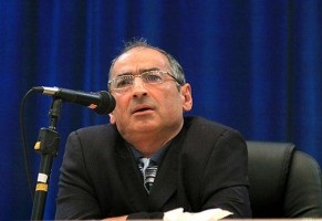 توهین صادق زیباکلام به شهدا در دانشگاه مازندران در بابلسر،