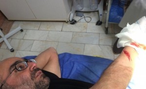 حمله اراذل و اوباش به آمر به معروف در تهران/ این بار دکتر علی ثابت استاد دانشگاه  طعمه شد + عکس 