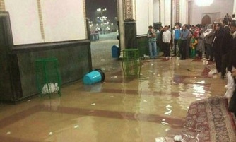 فیلم و تصاویر/ آبگرفتگی شدید در حرم تا ضریح امام رضا(ع) !