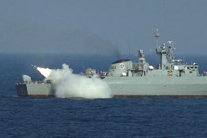 آژیر اعلام جنگ ناوشکن البرز در خلیج عدن