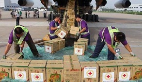 کمک‌های انسانی به یمن در راه آب می‌رود!