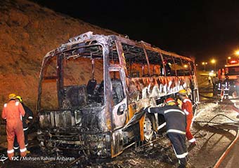 تصاویر/ اتوبوس ولوو بین شهری مشهد در آتش سوخت