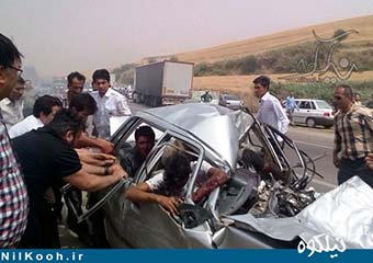 تصادف وحشتناک تصادف دو دستگاه پراید و کامیون کشنده در مینودشت دو کشته و چهار مجروح بر جای گذاشت + تصاویر