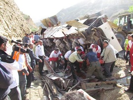 آخرین خبر از سقوط اتوبوس به دره در چالوس ۲۴ کشته و ۱۶ مصدوم برجای گذاشت