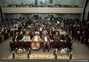 از حاشیه‌های « روحانی تنها نیست» تا توصیه به گوش نکردن سخنان آیت الله علم‌الهدی و تعقیب خودروی حامل زیباکلام در پایان جلسه