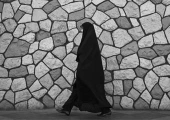 جزئیات هتاکی به پنج دانشجوی دختر چادری در دانشگاه زنجان/ کشیدن چادر دانشجویی به بهانه تقلب