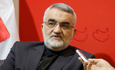 بروجردی: آمریکاییها شب گذشته با فشار صهیونیستها صحنه را تغییر دادند