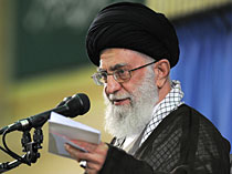 مبارزه با استکبار تعطیلپذیر نیست، برای ادامه مبارزه آماده شوید