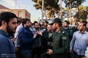 زد و خورد نیروی انتظامی با دانشجویان معترض به سفر فابیوس + گزارش تصویری