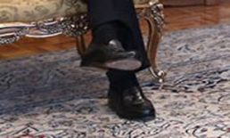 زبان بدن ظریف باز هم حاضر جوابی خود را به رخ کشید/ دری که برای فابیوس چارطاق باز نبود! +تصاویر 