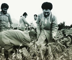 تصاویر کمتر دیده‌شده از رهبر انقلاب 