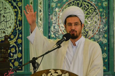 اجازه ورود عناصر وابسته و یا دلبسته به استکبار به مجالس خبرگان رهبری و شورای اسلامی داده نشود