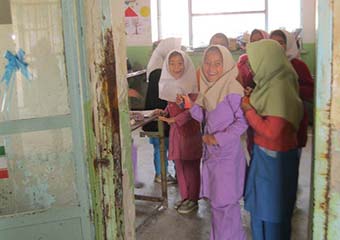 نوسازي مدرسه 33 ساله اسماء چارقلي گميشان بعد از سالها 