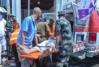 زاهد کلته مدیر کاروان در مکه: : ۱۳ کشته فقط کاروان من دارد / جمع آوری اجساد کشته شدگان تازه تمام شده / تعداد مفقودی های ما خیلی زیاد است /یمودی: از کاروان من ۵ نفر مفقود شده اند