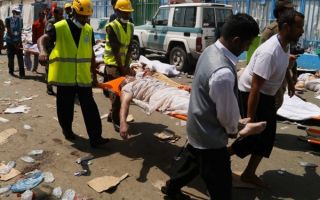 مقامات سعودی اجازه خروج جنازه‌ها را نمی‌دهند/٢۴٠‌جان‌باخته و ٢۴٠‌مفقودی؛ آخرین آمار فاجعه منا/حاشیه‌های دردناک در شبکه‌های مجازی