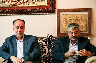 حضور سرلشکر پاسدار محمد علی جعفری فرمانده کل سپاه در منزل سردار همدانی + عکس