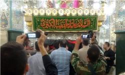 پیکر سردار شهید حسین همدانی در حرم عقیله بنی هاشم(س) طواف داده شد