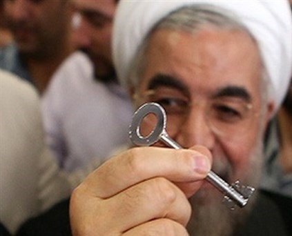 «وعده‌ها»/روحانی: دستمزد کارگران را به اندازه تورم افزایش می‌دهم/عکس‌نوشت