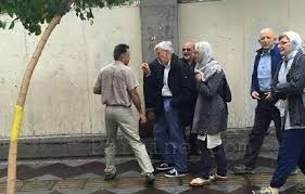 اقدامات شرم آور در حاشیه سفر توریستی استراو و همسرش به ایران 