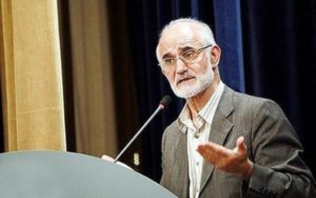 مهمترین رقیب روحانی کارنامه اوست