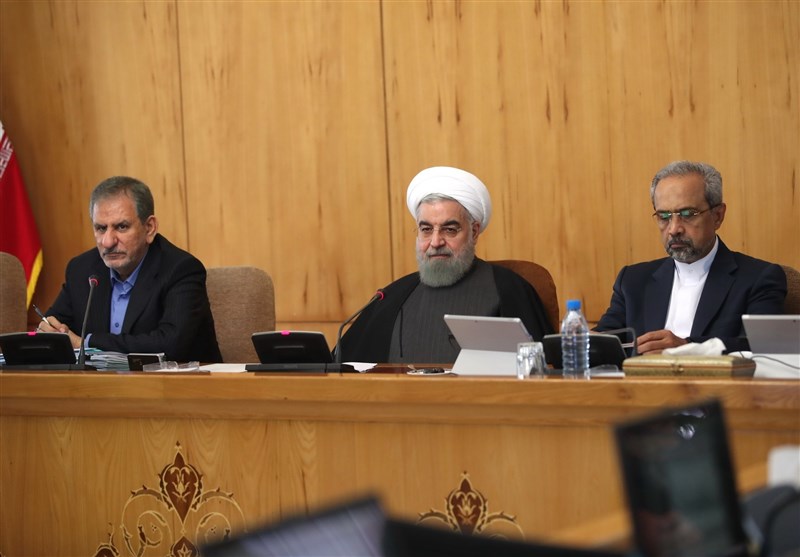 افزایش قابل تامل حقوق کارمندان نزدیک انتخابات