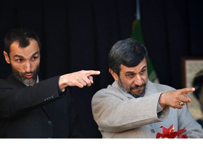 دادستان کل کشور احمدینژاد و بقایی را نقره داغ کرد