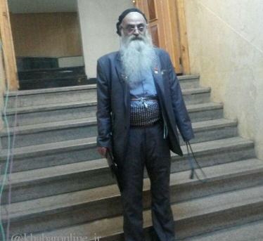 مردی که قسم میخورد ۲۲ میلیون رأی دارد + عکس