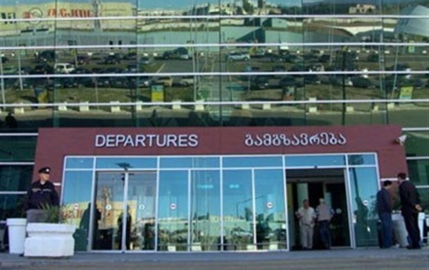 زنان ایرانی را در فرودگاه تفلیس 
