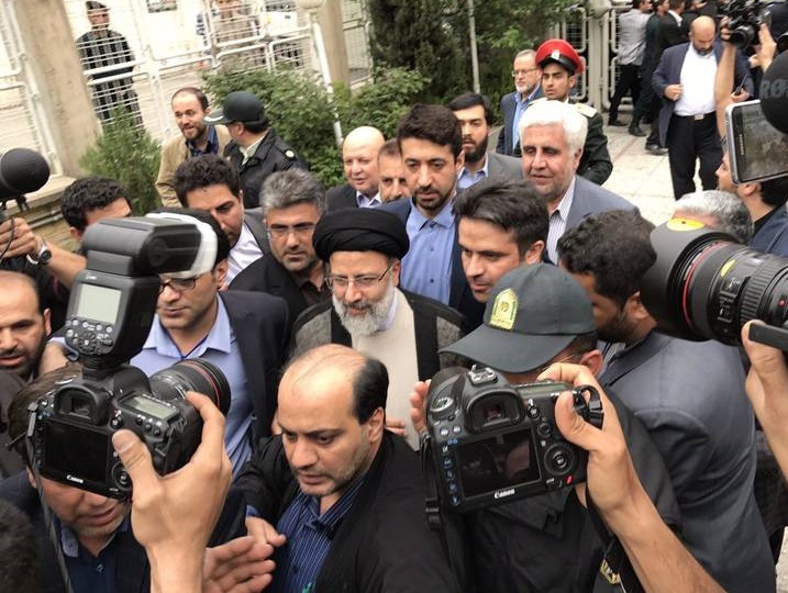 روحانی رفت؛ رییسی آمد/ سید ابراهیم رئیسی، روحانی،‌زاکانی و کواکبیان امروز وارد گود رقابت شدند/