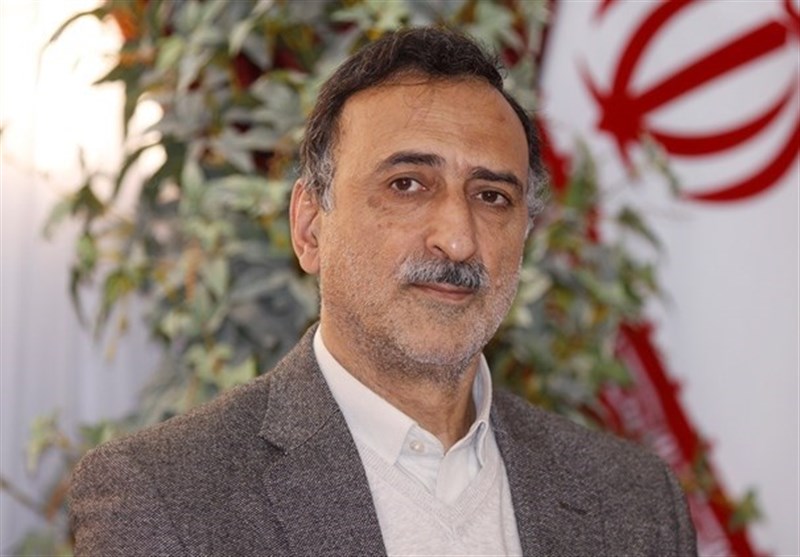 دانشآشتیانی به دلیل پذیرفتن سند ۲۰۳۰ استعفا دهد