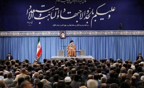 در حوادث امنیتی چند روز اخیر دشمن را عقب زدیم/ جنگ اقتصادی که به ما تحمیل شده وحشیانه است 