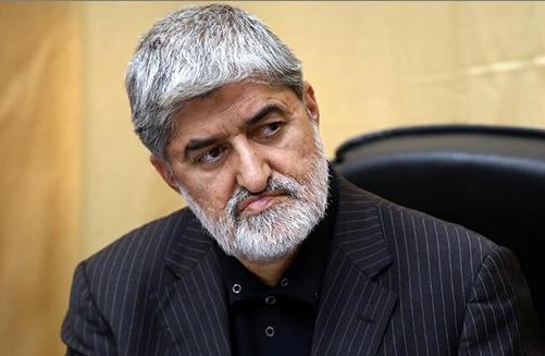 علی مطهری: بتمرگ و پفیوز را گفتم ولی آرام/ ادای کف گرگی را درآوردم، نزدم/ شفافیت آرا فعلاً مفید نیست/ برجام با امضای رهبری انجام شد/ اگر شرایط کشور عادی بود روحانی را استیضاح می‌کردیم/ لاریجانی اشتباه کرد که گفت مجلس از سهمیه‌بندی بنزین خبر داشته