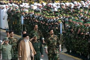 دلیل حملات دولتها به سپاه پاسداران چیست؟/ مواجهه بدون اغماض سپاه با انحراف دولتها/ امام(ره): اگر سپاه نبود، کشور هم نبود