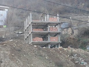 تخریب ویلاهای ساخته شده در مسیر جاده ناهارخوران تا روستای زیارت در استان گلستان